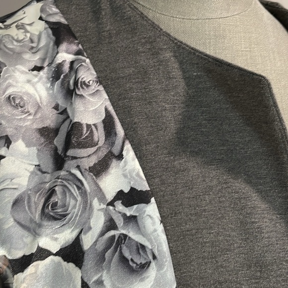 Dalia size large grey blazer NWT classic capsule piece great for workwear - Picture 17 of 17